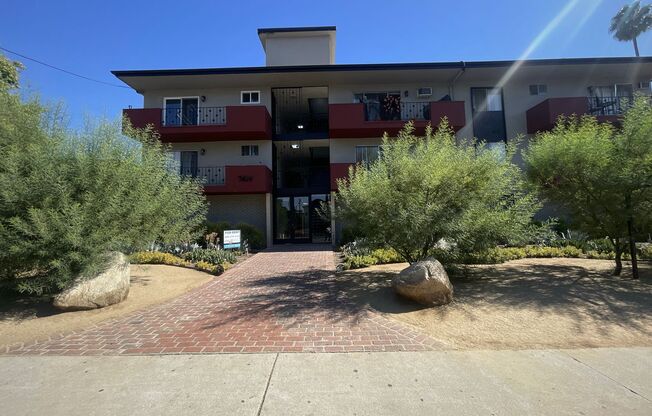 1 bed, 1 bath, $1,750, Unit Unit 305