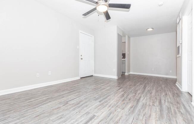 1 bed, 1 bath, 576 sqft, $855