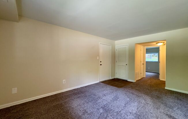 2 beds, 1 bath, $1,249, Unit 3522-A