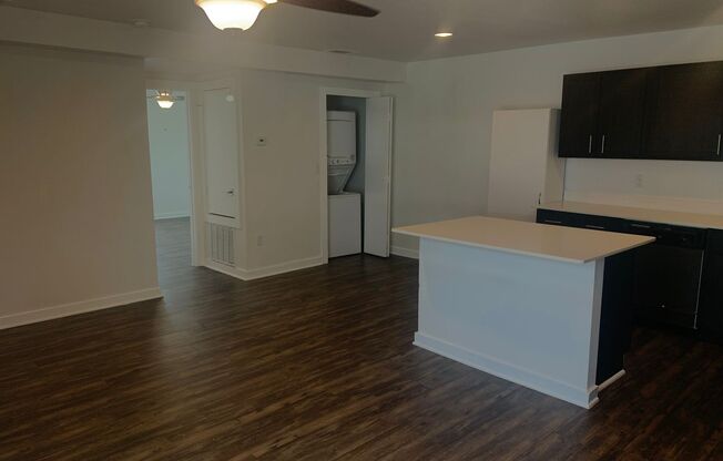 Monarch Place Apartments-2106 Bennett Avenue