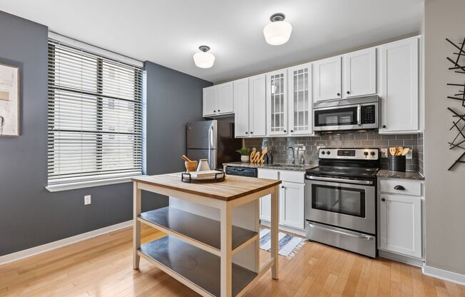 1 bed, 1 bath, 884 sqft, $1,190, Unit #207