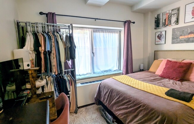 2 beds, 1 bath, $5,650, Unit 2A