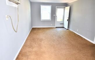 1 bed, 1 bath, 700 sqft, $825, Unit B