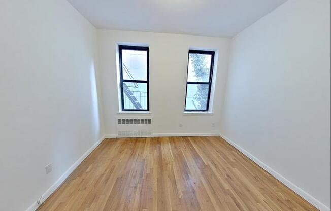 886 10 AVE