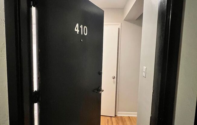 1 bed, 1 bath, 609 sqft, $1,425, Unit 410
