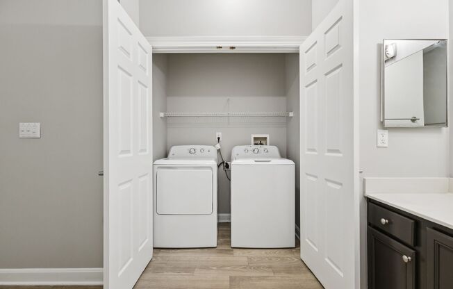 1 bed, 1 bath, 867 sqft, $1,400, Unit 7066