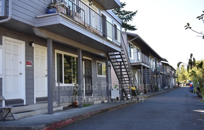 702 NE 99 AVE