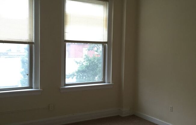 2 beds, 1 bath, $1,395, Unit Apt. 304