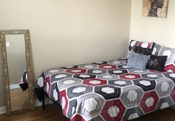 6630 S INGLESIDE AVE