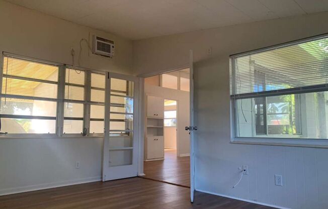 Light and Bright Two Bedroom Duplex in Gulfport