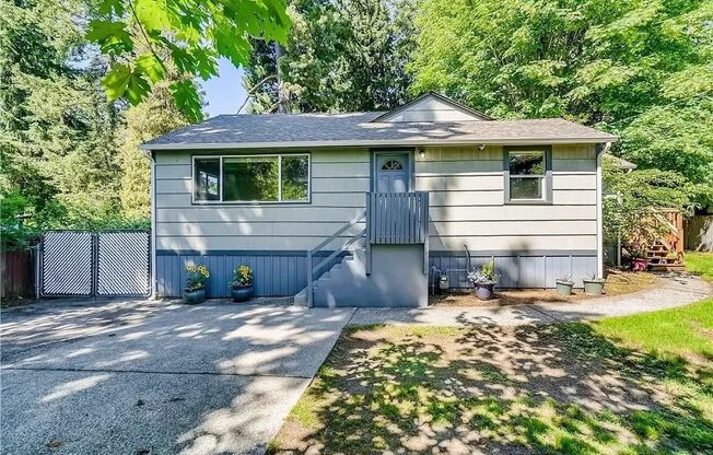 3 BEDS 1 BATH SINGLE FAMILY FOR RENT