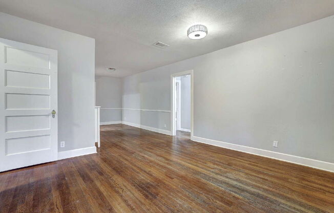 1309 E 13 ST
