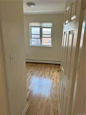 3 beds, 1 bath, 1,000 sqft, $3,000