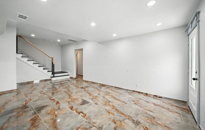 ***936 Elwood Duplex***