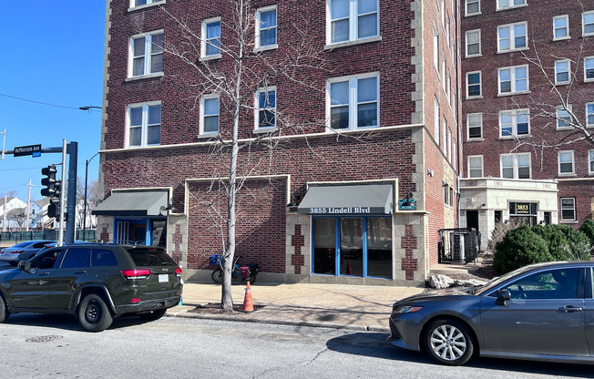 Studio, 1.5 baths, 1,300 sqft, $1,950, Unit 3855