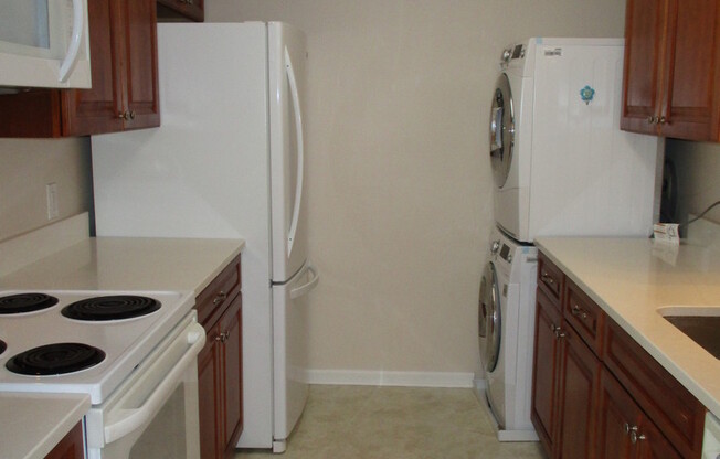 2 beds, 2 baths, $1,850, Unit (Unit G)