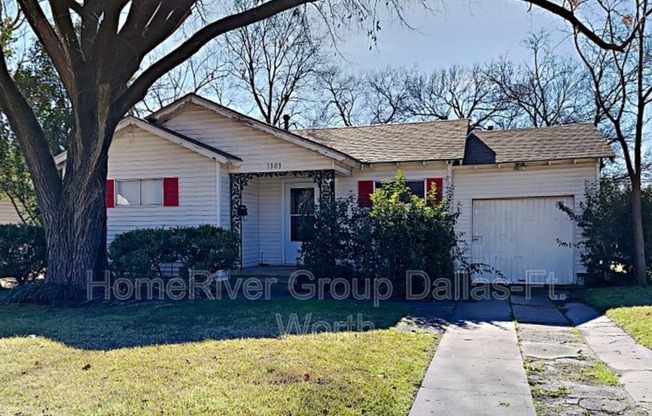 1303 CASA VALE DR