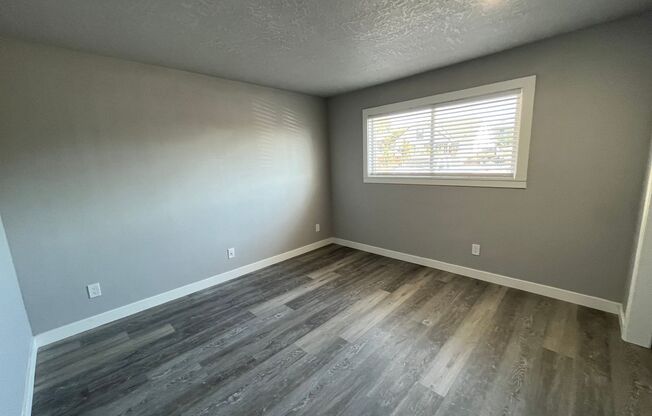 2 beds, 1 bath, 783 sqft, $1,250, Unit 2