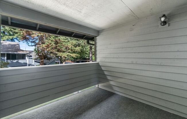 1 bed, 1 bath, 596 sqft, $1,300, Unit L-103