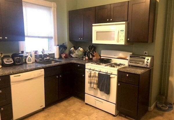 3 beds, 2 baths, 1,100 sqft, $2,660, Unit 1