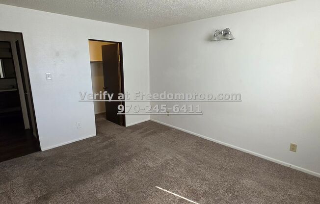 N 21st St 1300 - Chateau