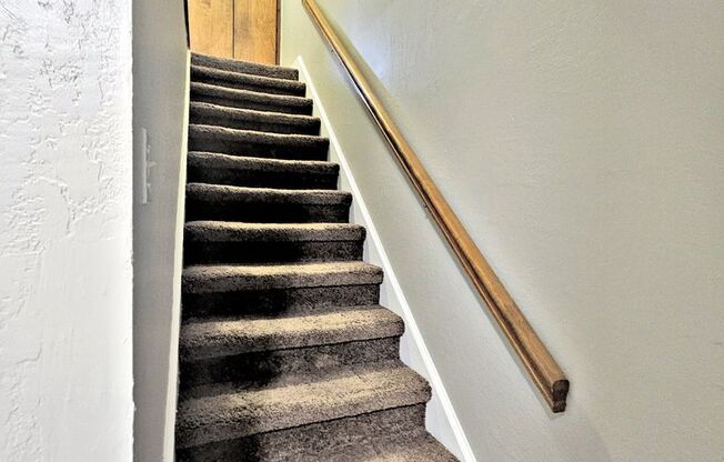 2 beds, 1.5 baths, 1,250 sqft, $975, Unit 2412 #3