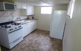 2 beds, 1 bath, $1,100