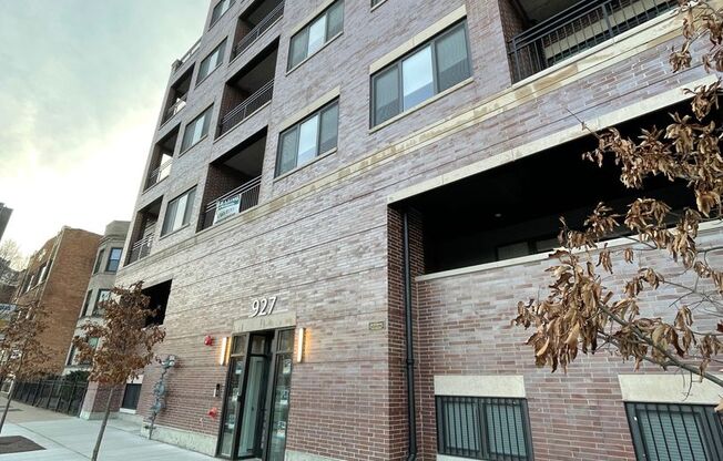 4 beds, 2.5 baths, 1,500 sqft, $4,900, Unit 927-104