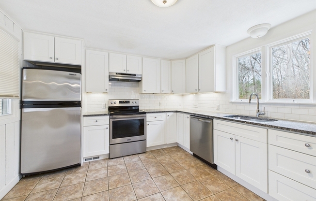 215 STONEY LEA RD