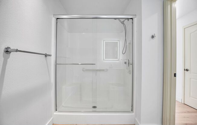 2 beds, 1 bath, 823 sqft, $1,795, Unit 126-229