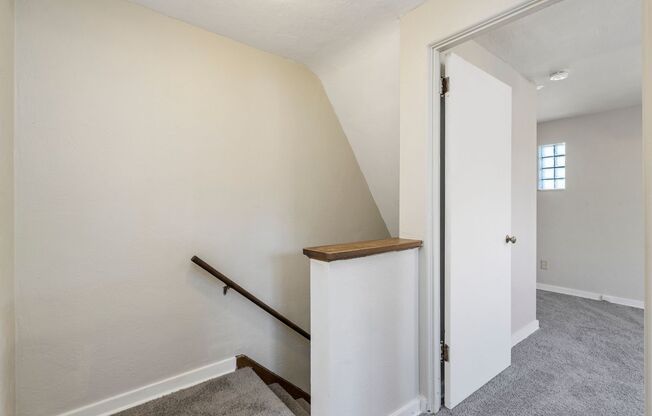 2 beds, 1 bath, $1,000, Unit 1752 Pioneer Avenue