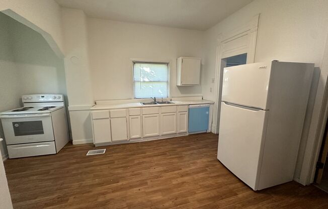 2 beds, 1 bath, $1,000