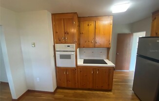 824 POINSETTIA DR