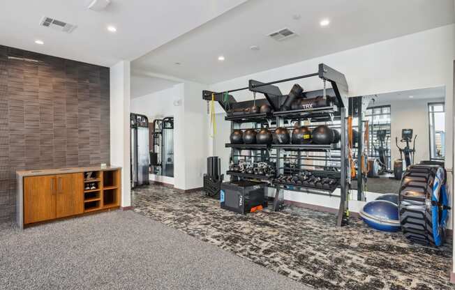 the gym at the preserve at green valley apartments at Link Apartments® Broad Ave, Memphis, TN