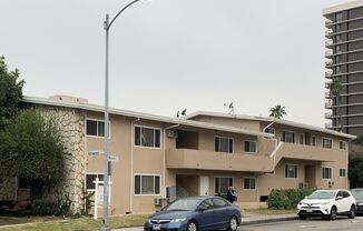 725 N.Kenwood St.