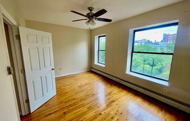 25 E 126 ST