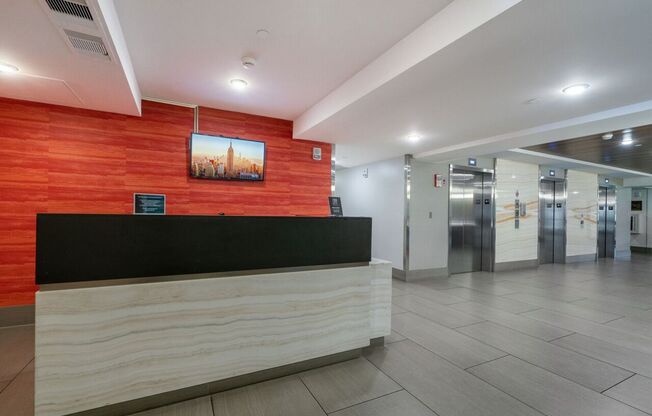 2 beds, 1 bath, 720 sqft, $2,800