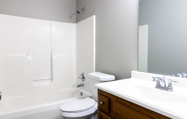 2 beds, 1 bath, 812 sqft, $905, Unit K-5