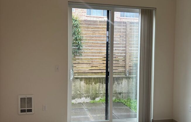 Studio, 1 bath, 249 sqft, $1,295, Unit 109