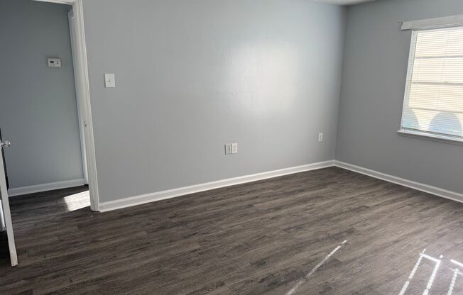 1 bed, 1 bath, 613 sqft, $850, Unit F4