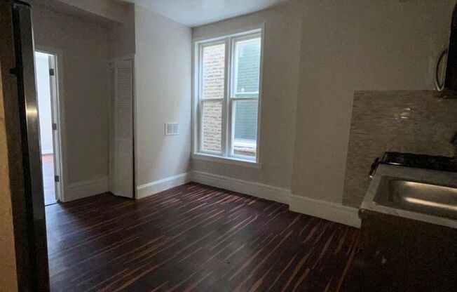 2 beds, 1 bath, $1,700