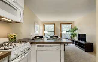 Ridgewood Arches Apartments in Minneapolis, MN Kitchen