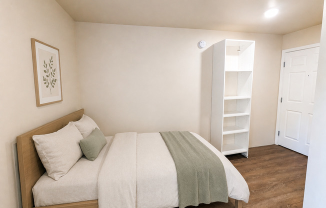 Studio, 1 bath, 154 sqft, $999, Unit 203
