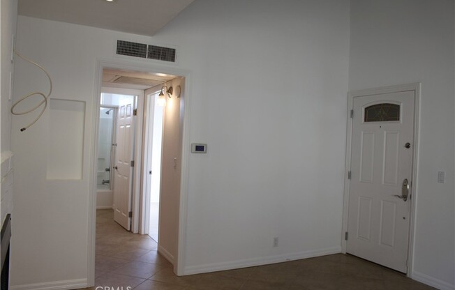 1 bed, 1 bath, 860 sqft, $3,300, Unit 207