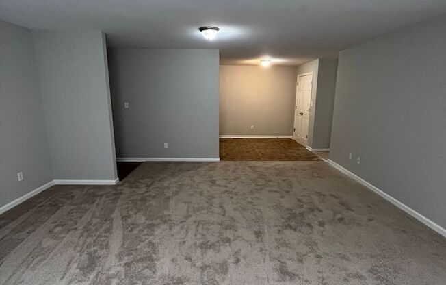 3 beds, 2 baths, $1,000, Unit 367D