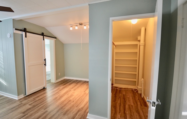 Remodeled 1 Bedroom North Park Cottage! PRIVATE ENCLOSED FRONT PATIO! On Site Laundry!