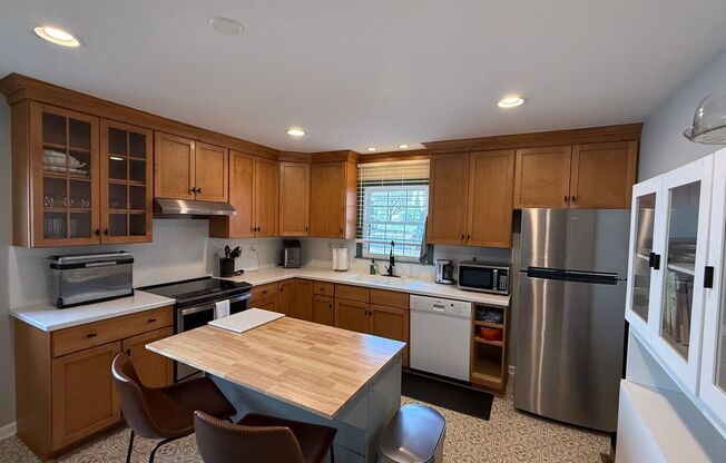 Fantastic Home Near Three Chopt and Patterson Available in January