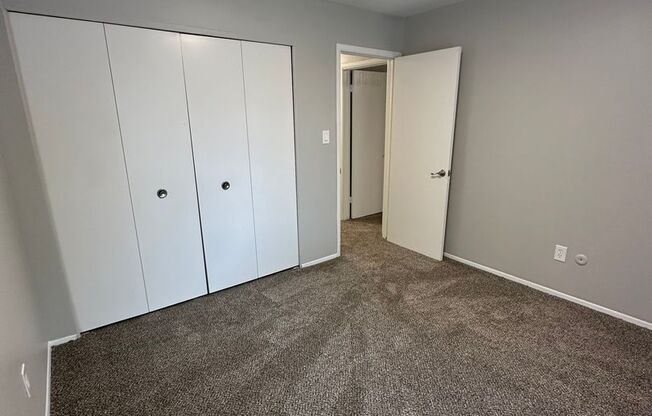 2 beds, 1 bath, 900 sqft, $1,285, Unit 117