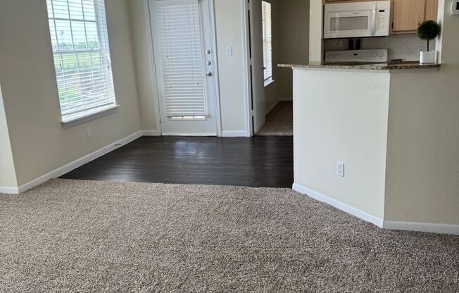 2 beds, 2 baths, 900 sqft, $1,059