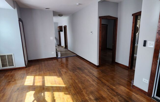 Section 8 Welcome Spacious 3 Bedroom, 2 Full Bathroom Unit